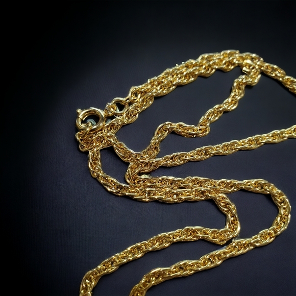 Gucci 18kt GP Vintage 80's Portrait Coin Necklace New Old Stock - Picture 5 of 5